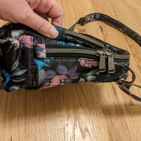 Lug crossbody bag - Picture 5 of 13